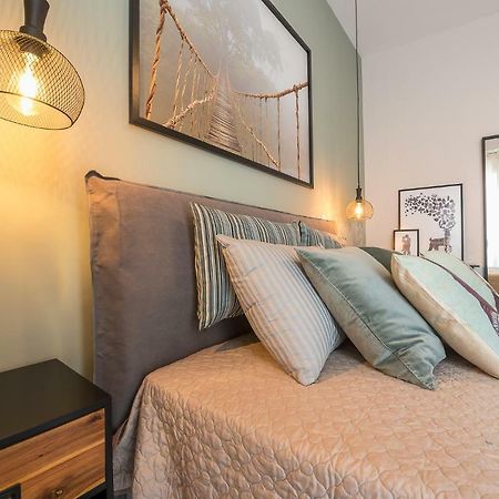 "Sunbow Olive"- Boutique Apartment In Dowtown Афины Экстерьер фото
